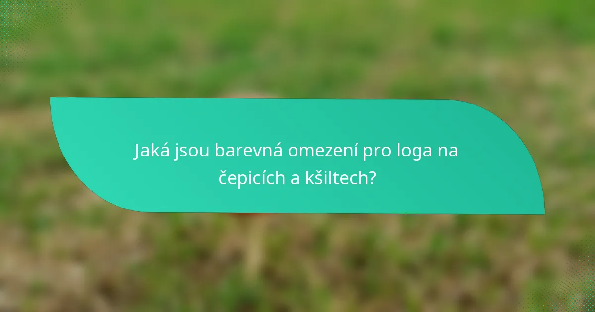 Jaká jsou barevná omezení pro loga na čepicích a kšiltech?
